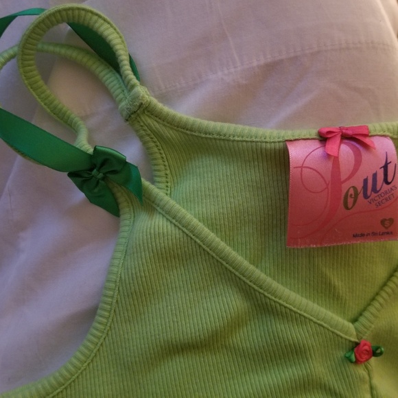 Pout Victoria's Secret Nighty! - Picture 2 of 4